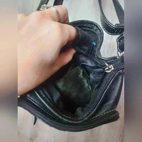 FOSSIL Black Classic Crossbody Logo Bag Small Size - Picture 9 of 14